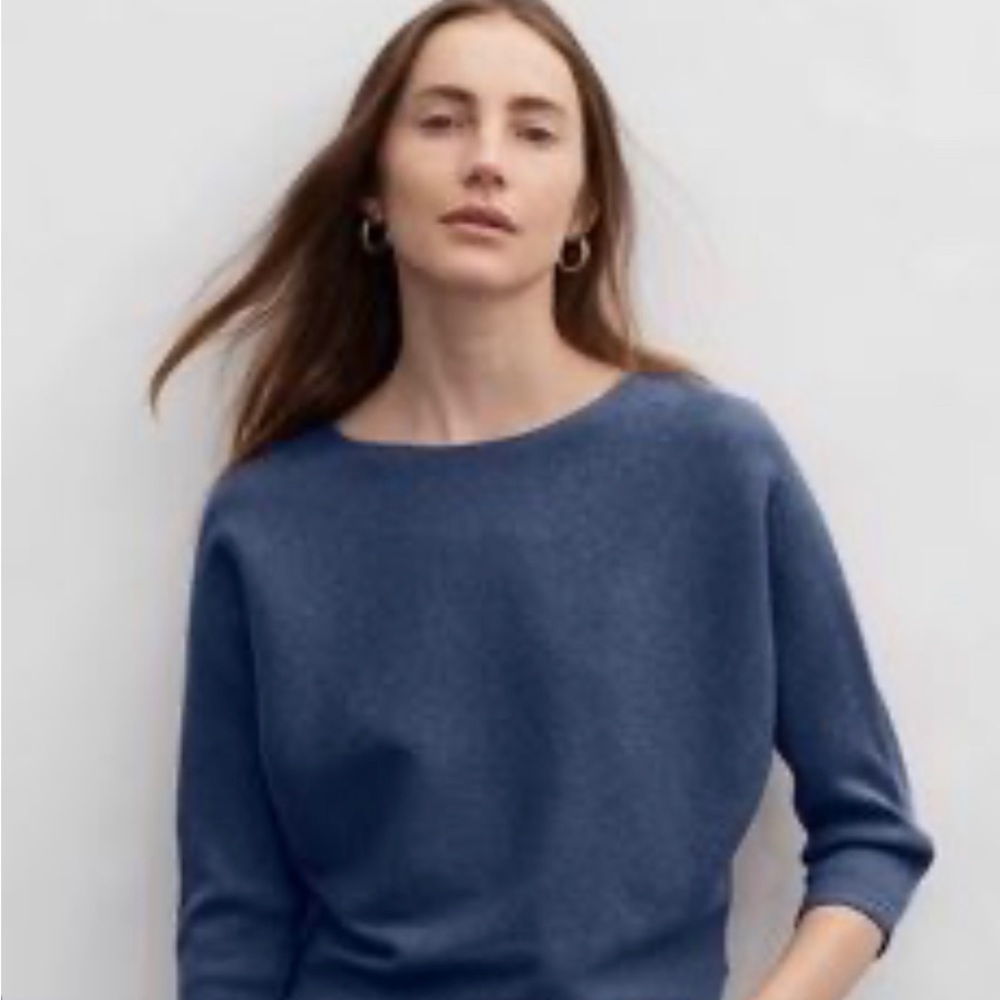 The Reset Ribbed Pullover in Indigo Blue L/XL. Gently used.